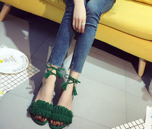 Carica l'immagine nel visualizzatore di Gallery, BOHEMIAN Women Fur Ankle Strap Gladiator Flats Tassel Beach Sandals